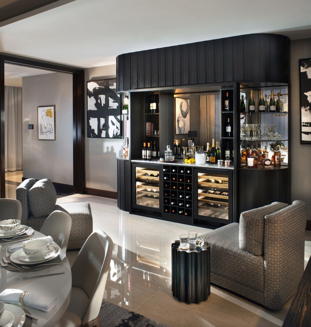 Corniche Penthouse C | Dining room | Interior Designers